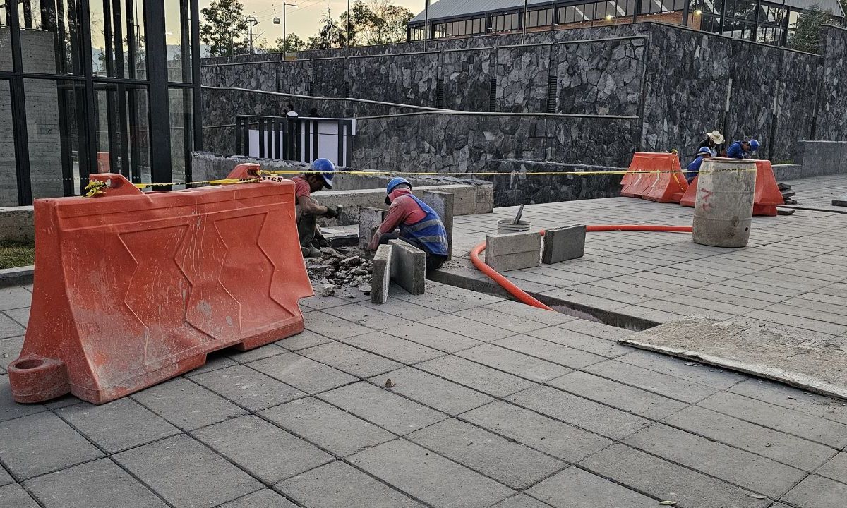 Advertencia. Entre las quejas más recurrentes de quienes acuden a ver películas a este lugar, está la falta de información, señalizaciones y sanitarios.