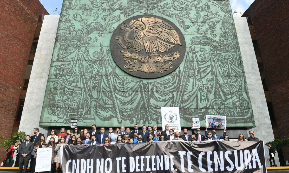 Unidos. 12 de 13 organizaciones sociales rechazaron la reelección de Rosario Piedra ante el Senado. 