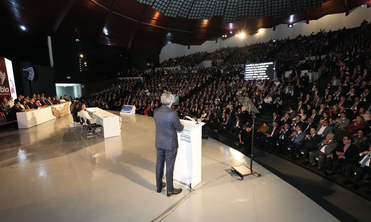 RELEVO. Entre los alcaldes que tomaron las riendas ayer, se encuentra José Chedraui, quien gobernará la capital poblana.