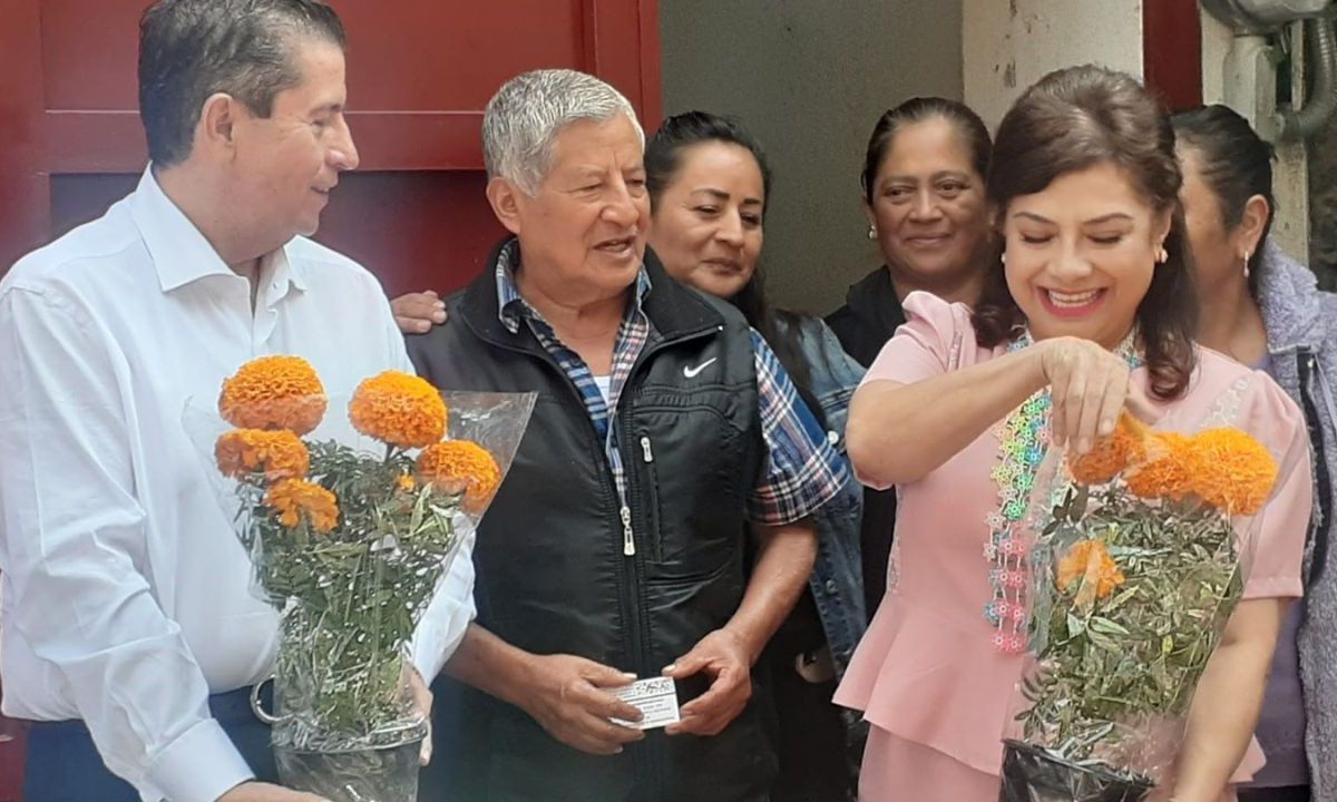 Sinergia. Clara Brugada y Giovani Gutiérrez encabezaron en Coyoacán el segundo jueves del programa de atención “Casa por Casa”.