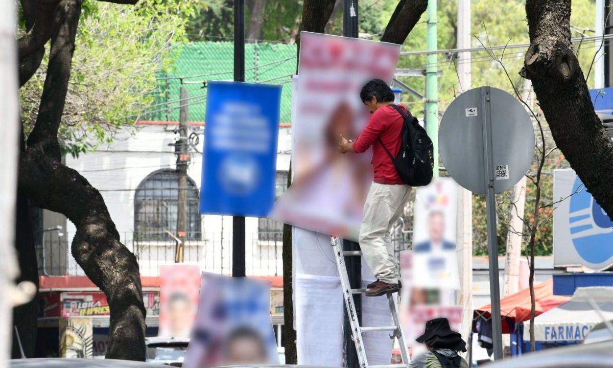 Trabajo. En un informe entregado al Congreso capitalino, las autoridades electorales detallaron que Gobierno central, alcaldías y partidos políticos han quitado la propaganda.