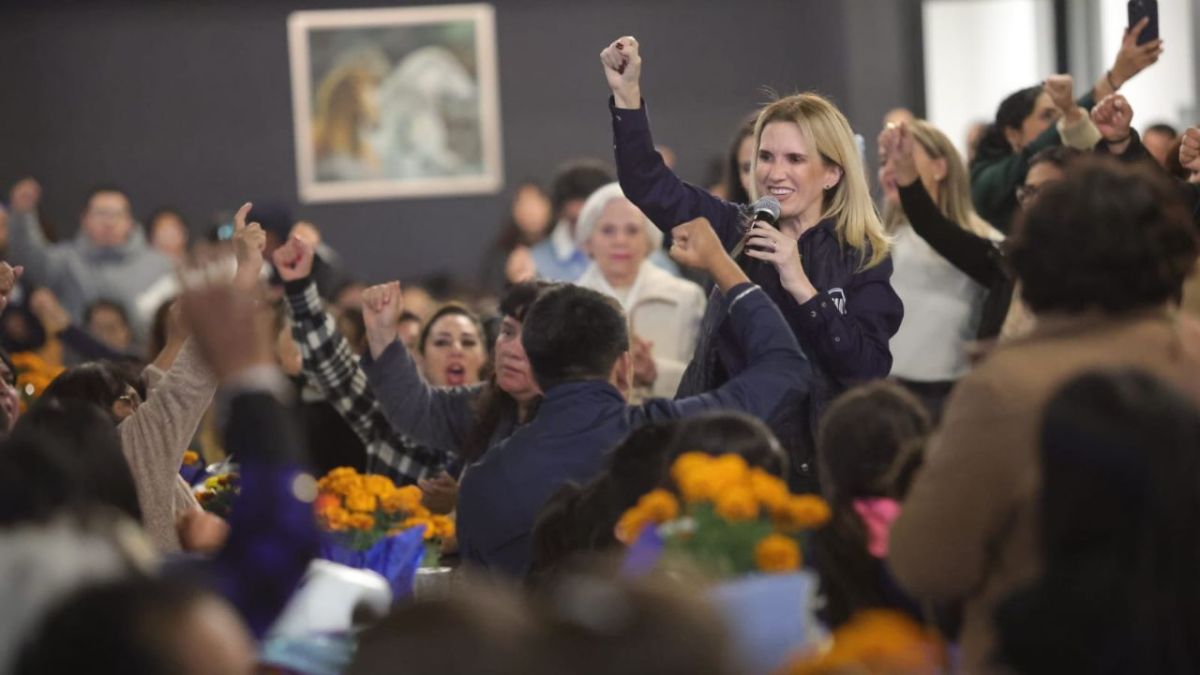 REUNIÓN. La alcaldesa de Huixquilucan, Romina Contreras Carrasco, se reunió con militantes panistas.