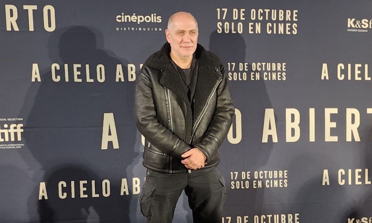 El aclamado escritor y guionista mexicano Guillermo Arriaga compartió detalles sobre su célebre película Amores Perros