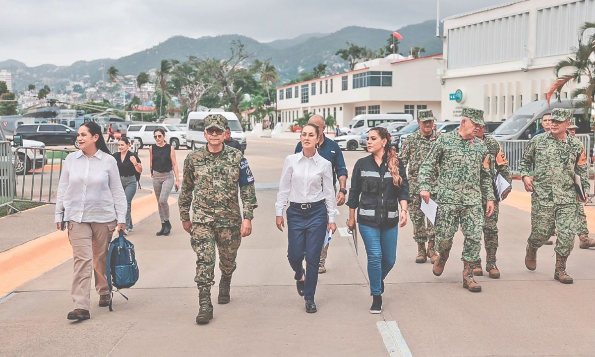 La presidenta Claudia Sheinbaum tuvo una reunión con la gobernadora de Guerrero, Evelyn Salgado, donde dio instrucciones a la Conagua y a la SICT.