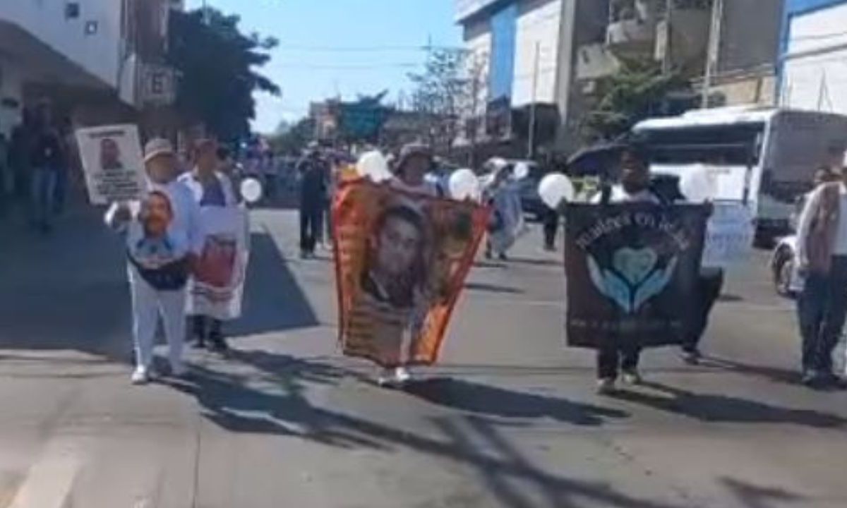 SEGURIDAD. Madres buscadoras marcharon ayer en Culiacán debido al alza de desapariciones forzadas.