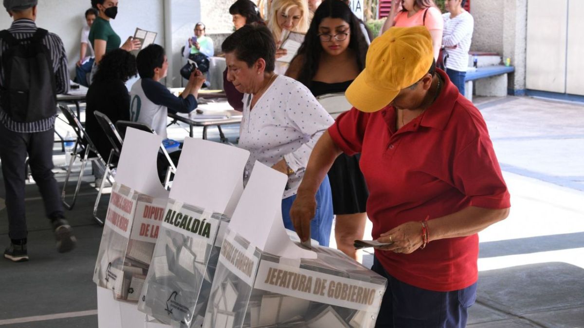 Histórico. El 17 de octubre de 1953, en la Constitución se reconocieron todos los derechos ciudadanos para las mujeres y el 3 de julio de 1955, votaron por primera vez.