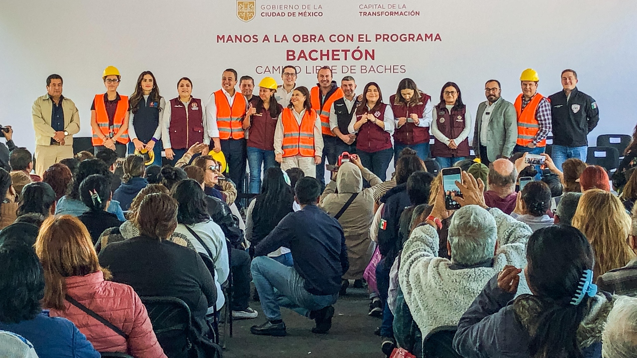 Foto: Miguel Martínez/ Alcaldes y alcaldesas reunidos para dar banderazo al Bachetón