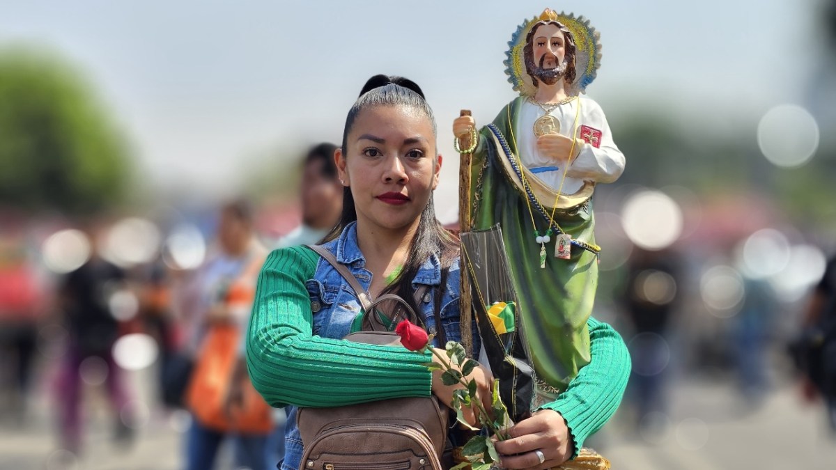 Foto: Rodrigo Cerezo | Como cada año, creyentes de San Judas Tadeo acudieron a la iglesia de San Hipólito en CDMX.