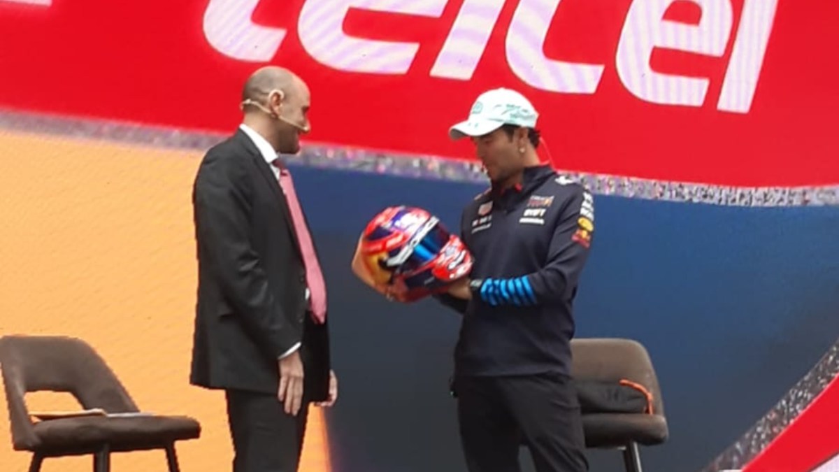 El casco especial que usará el checo perez es inspirado en la lucha libre