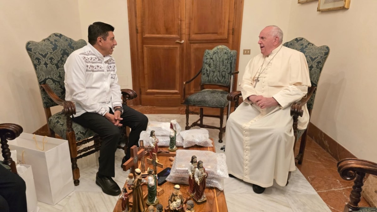 Foto: Especial/ Salomón Jara Cruz visitó al Jefe del Estado Vaticano, el Papa Francisco