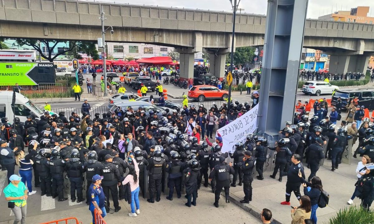 TRabajadores del PJ protestan afuera del GP