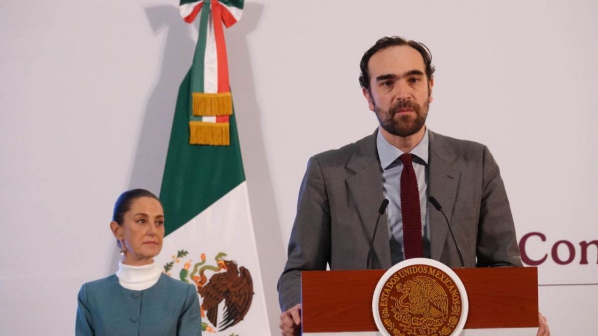 Claudia Sheinbaum en la mañanera del pueblo del 30 de septiembre con el titular Andrés Lajous.