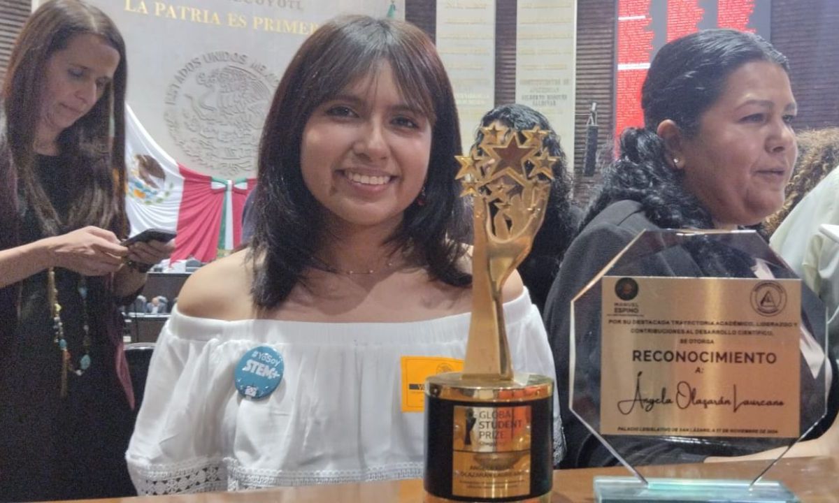 No dejen de invertir en educación, pide Ángela Olazarán, la mejor estudiante del mundo