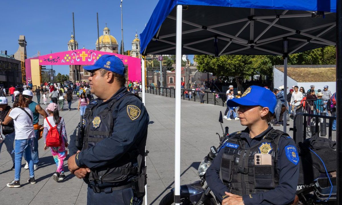 Retiran 500 ambulantes en arranque de operativo en Basílica de Guadalupe