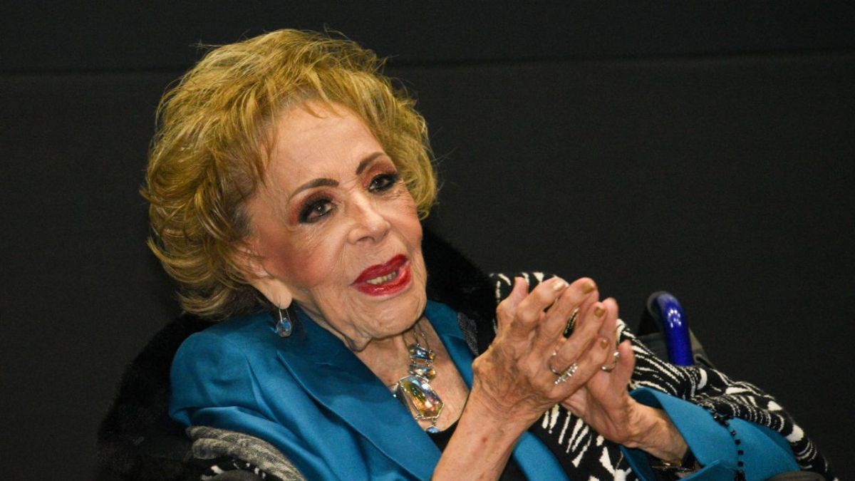 Silvia Pinal seguirá hospitalizada tras descubrirle una nueva bacteria.