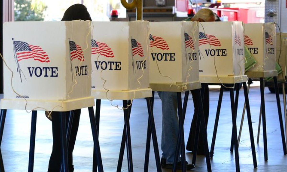 After bomb threat, voting centers in Georgia will remain open