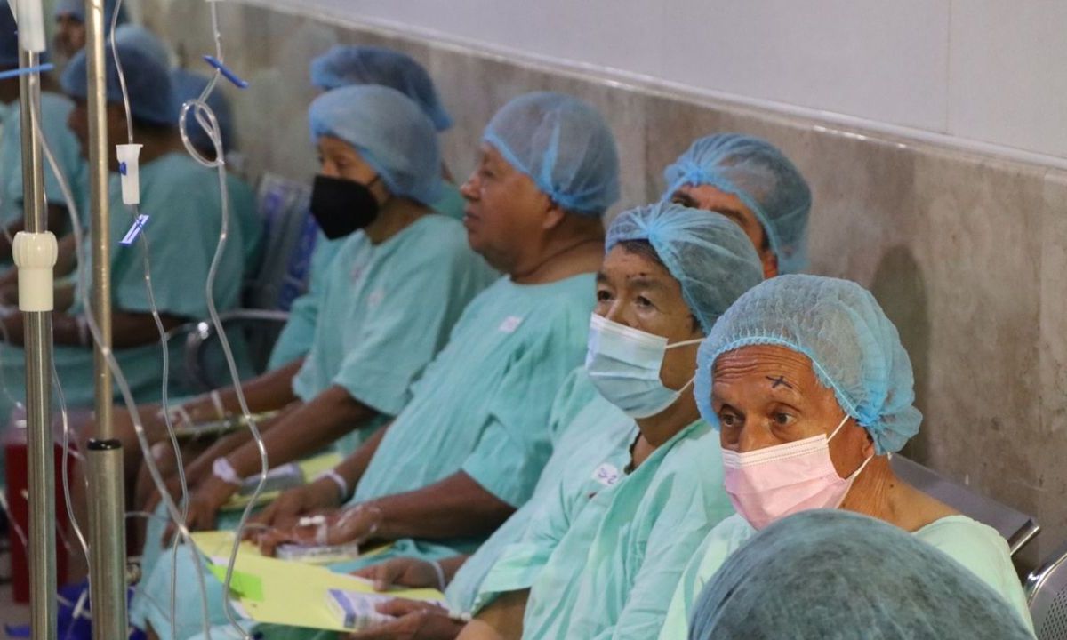 La catarata deriva del envejecimiento ocular, pero también puede presentarse a consecuencia de enfermedades como diabetes