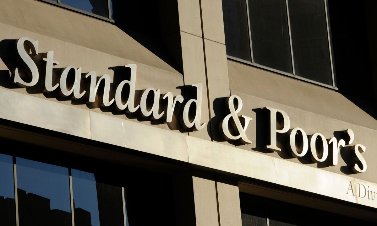 Standard and Poor's también reduce perspectivas para México… por Trump