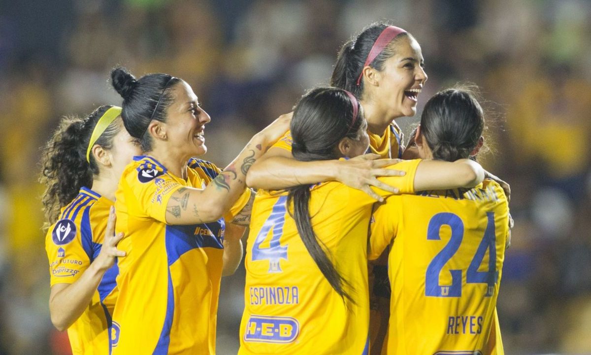 Las máximas campeonas del circuito femenino, Tigres, avanzaron a la instancia de semifinales tras imponerse a Pumas