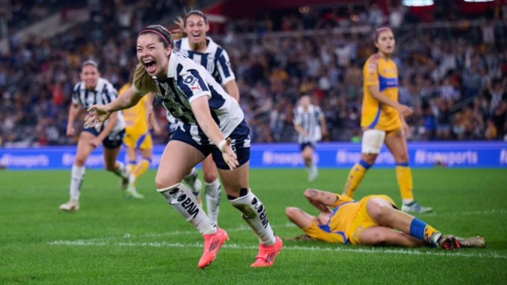 Con una definición dramática, Rayadas y Tigres finiquitaron el Apertura 2024 de la LigaMX Femenil con una sexta edición del Clásico Regio para conocer a la nueva campeona del balompié nacional.Fi