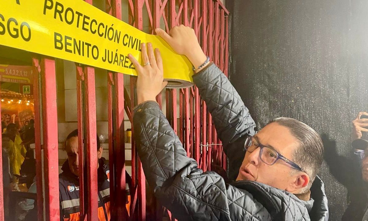 Luis Mendoza anunció la clausura de la Plaza de Toros y el Estadio Ciudad de los Deportes por no cumplir con medidas de protección civil.