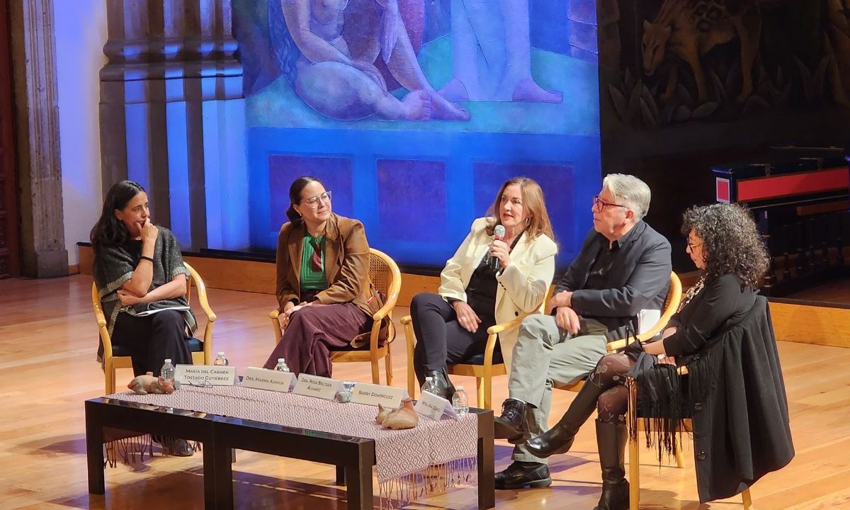 Inauguración de Mujeres de Letras. Retratos de Barry Domínguez