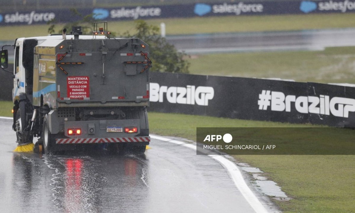 Fuertes lluvias azotaron la región donde se ubica el Autódromo de Interlagos.