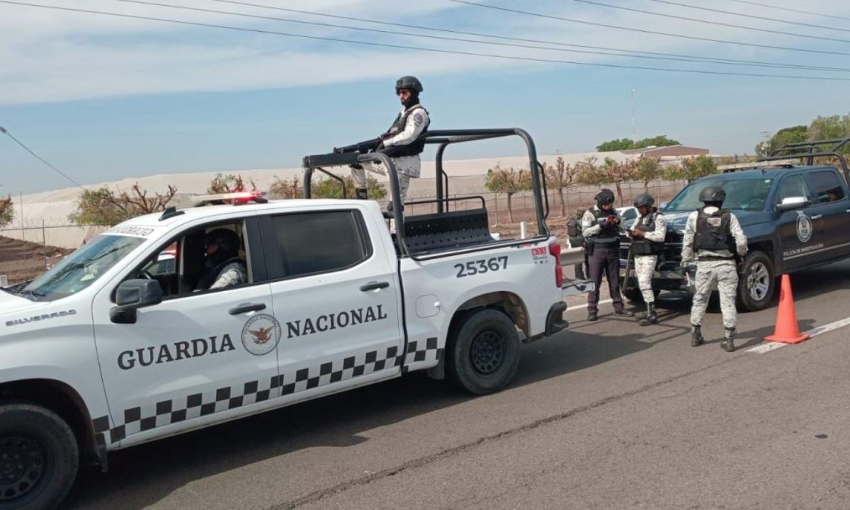 La unidad fue localizada a la orilla de la carretera Culiacán-Costa Rica.