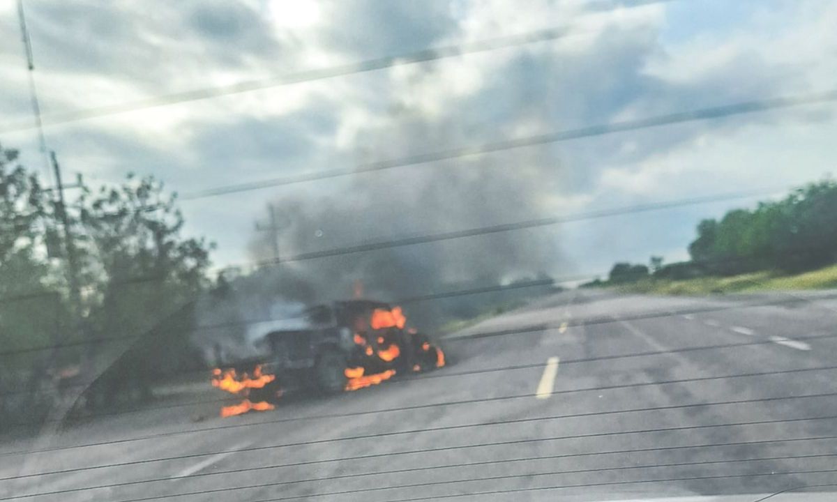 DELINCUENCIA. También se reportaron la quema de vehículos, ayer, en Tamaulipas.