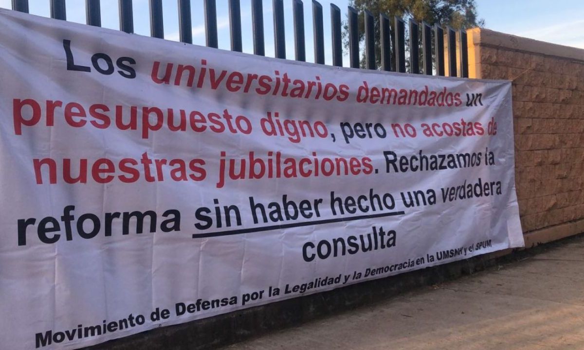 CONFLICTO. Gobierno federal y estatal adeuda a docentes un monto de 300 millones de pesos, en diversos conceptos.