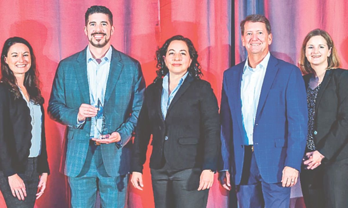 Durante la Conferencia Anual de Proveedores de Toyota 2024 en Plano, Texas, Toyota reconoció a Ryder por su excelencia operativa en el Cross Dock de Ryder en San Luis Potosí, México.