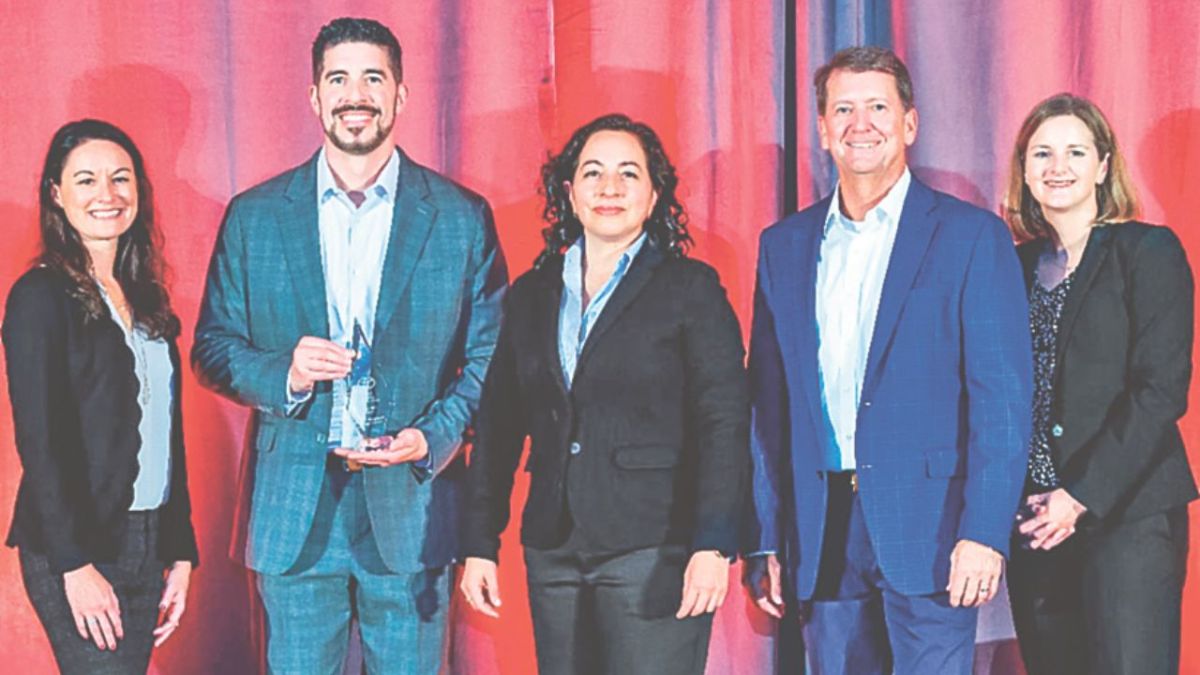 Durante la Conferencia Anual de Proveedores de Toyota 2024 en Plano, Texas, Toyota reconoció a Ryder por su excelencia operativa en el Cross Dock de Ryder en San Luis Potosí, México.