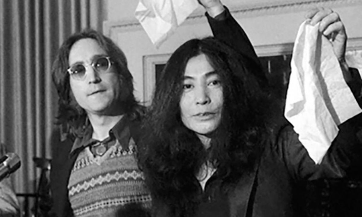 La justicia suiza sentenció que un reloj que Yoko Ono regaló a John Lennon poco antes de su asesinato, pertenece legalmente a la artista y viuda del exmiembro de The Beatles.