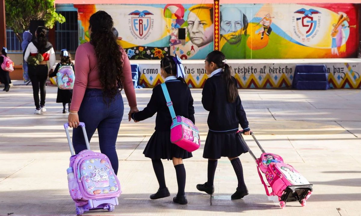 Entérate si este próximo 22 de noviembre habrá o no clases en las escuelas de educación básica del país y cuál es la razón.