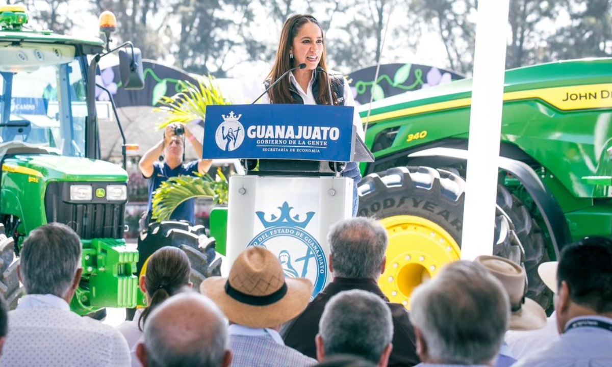 La Gobernadora impartió la conferencia magistral, "Raíces del Éxito; Las Mujeres del Campo".