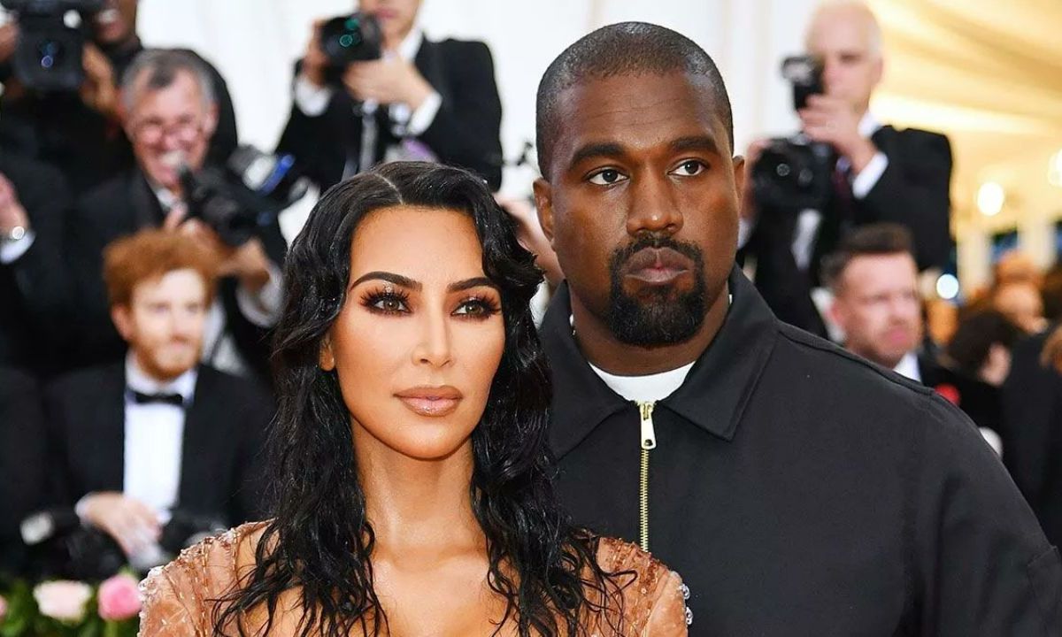 Kanye West llegó a afirmar que "los judíos controlaban a las Kardashians", de acuerdo con una nueva demanda por discriminación y acoso.