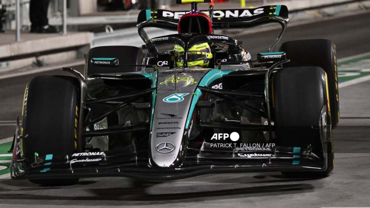 Hamilton y Russell de Mercedes dominaron los primeros ensayos libres del GP de Las Vegas.