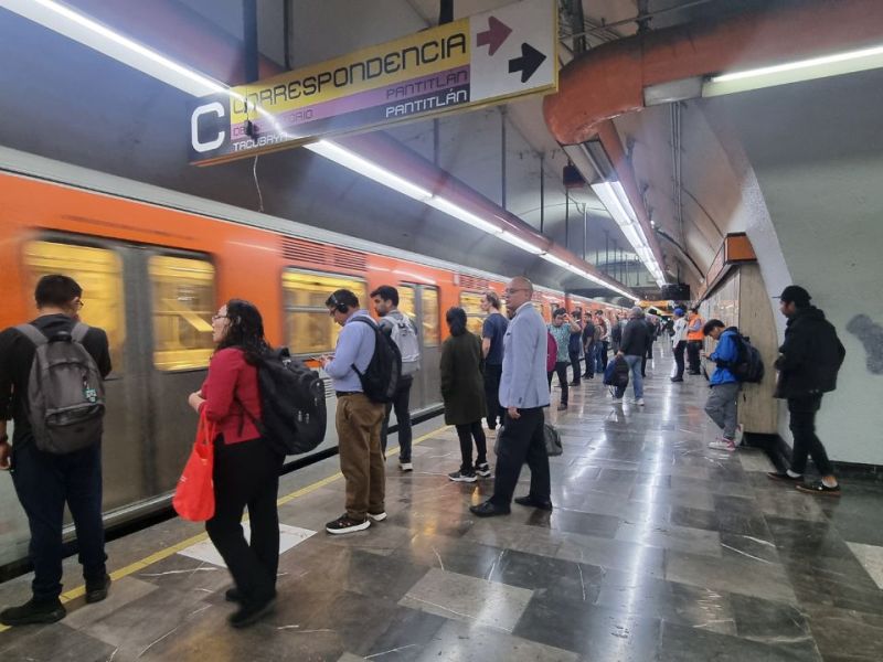 Continúan hospitalizados dos lesionados por agresión en Metro Tacubaya