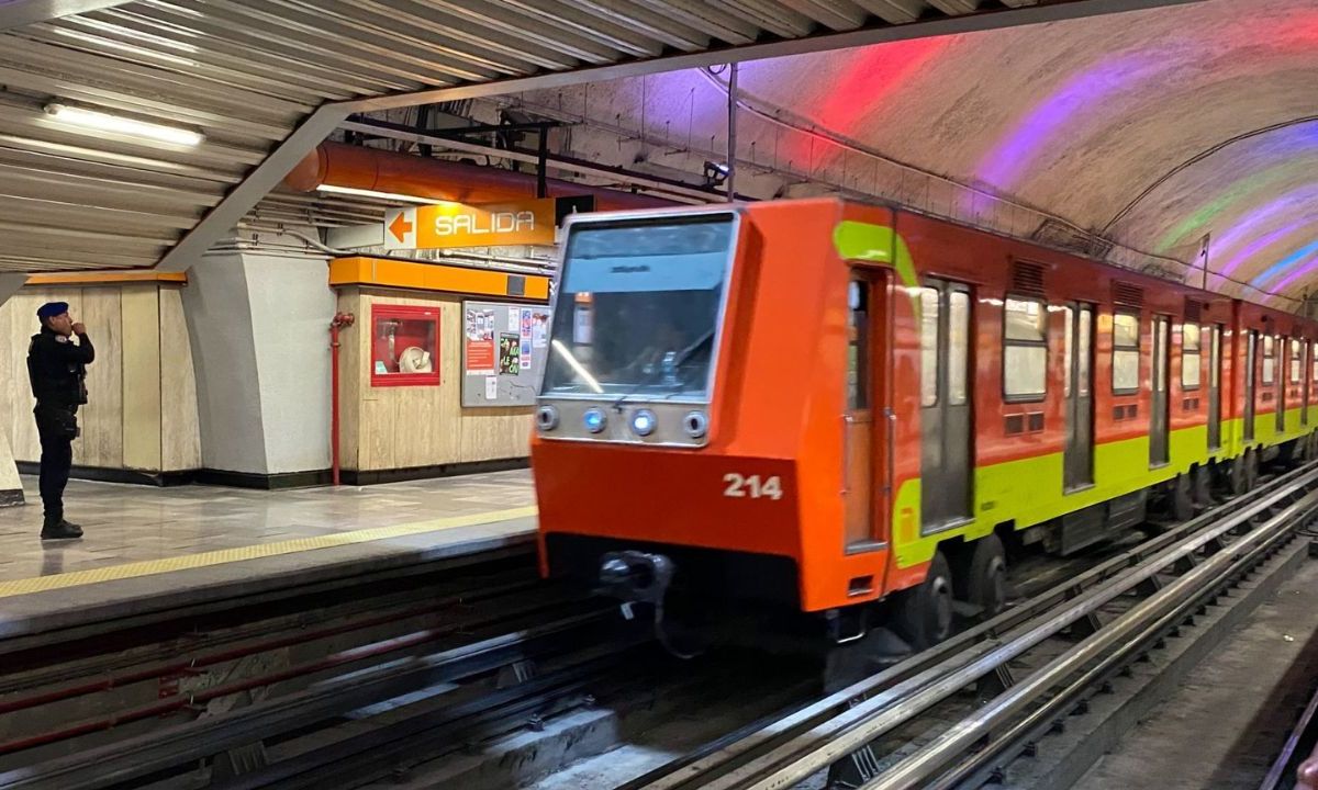 Metro Tacubaya en la Ciudad de México