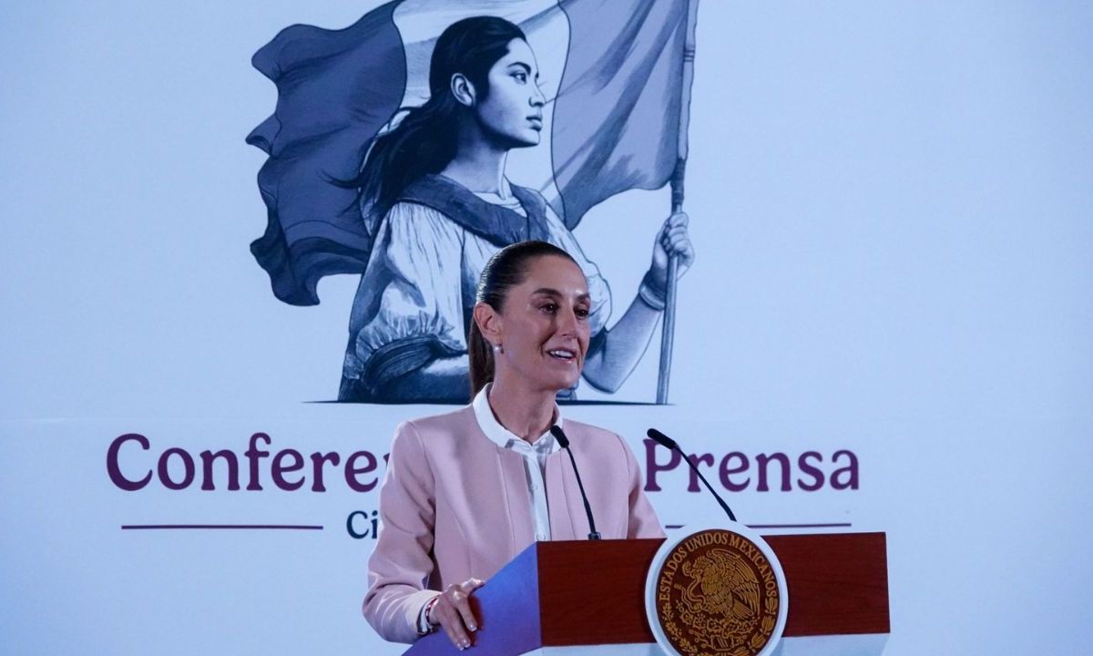 La presidenta Claudia Sheinbaum felicitó a los diputados y senadores de la 4T al finalizar su conferencia de prensa