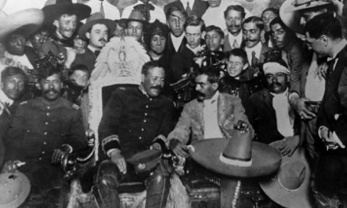 De acuerdo a la historia, la Revolución Mexicana fue un conflicto armado que inició el 20 de noviembre de 1910.