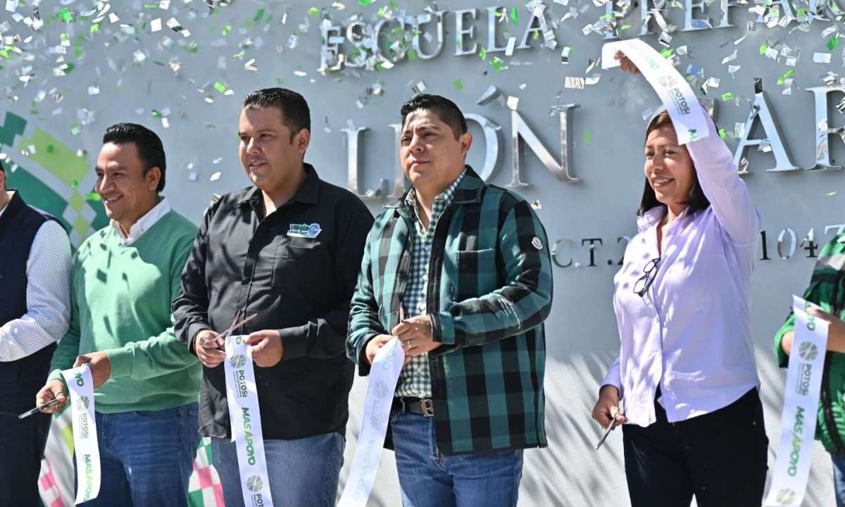 Ricardo Gallardo inauguró las nuevas instalaciones de la escuela preparatoria León García