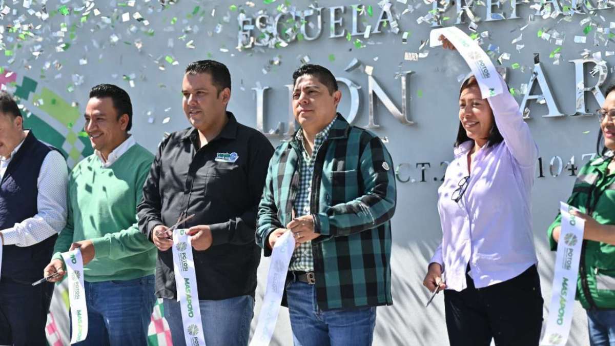 Ricardo Gallardo inauguró las nuevas instalaciones de la escuela preparatoria León García