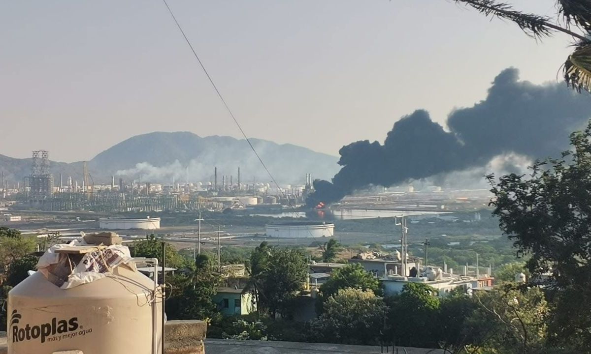 incendio en la refinería de Salina Cruz