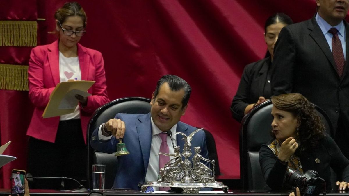 El presidente de la mesa directiva el morenista, Sergio Gutiérrez Luna, durante la sesión de la Cámara de Diputados.