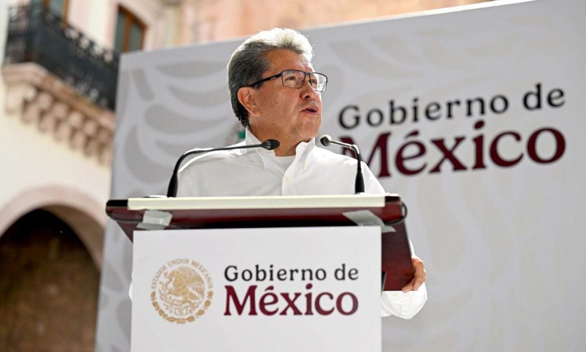 Ricardo Monreal en conferencia