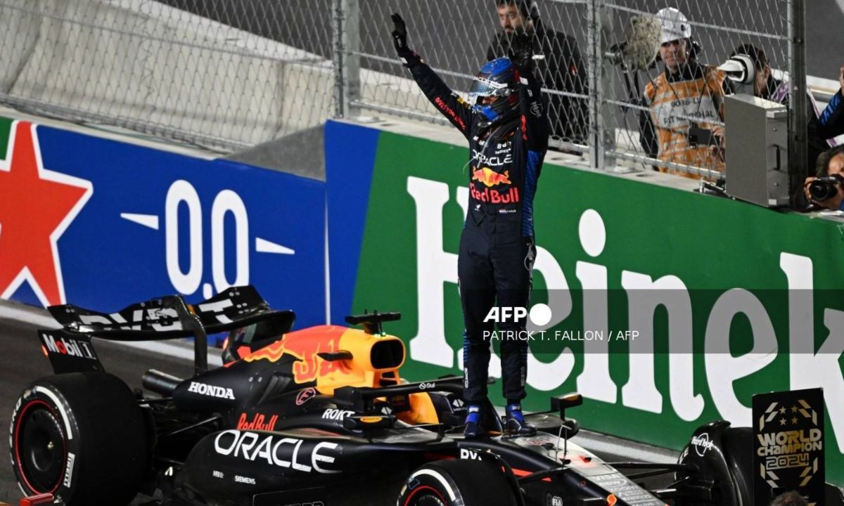 Max Verstappen se corona tetracampeón mundial en Las Vegas tras finalizar en la quinta posición, Russell se lleva la carrera.