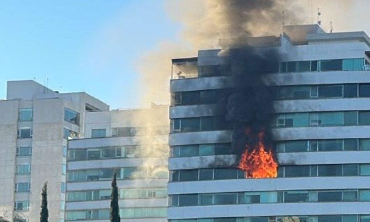 Fuerte incendio en Puebla