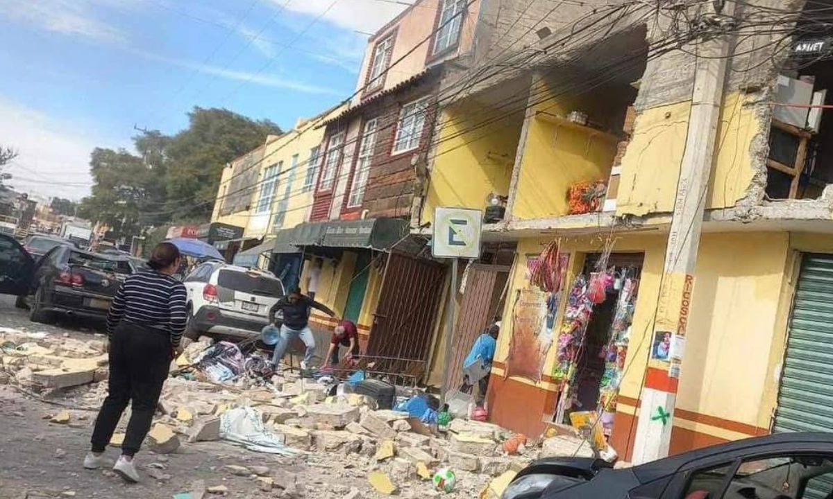 La zona permanece acordonada y en espera de que se lleve a cabo el levantamiento de los escombros.