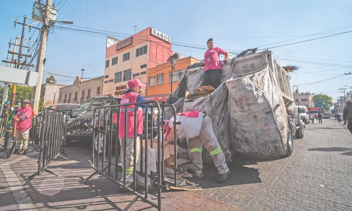 La alcaldía Gustavo A. Madero informó que se llevó a cabo el barrido de 279 kilómetros de vialidades por donde pasaron los peregrinos.